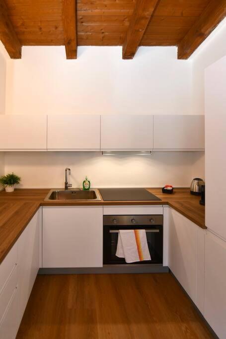 Bocconi Fond Prada Ieo Spettacolare Attico Con Terrazzo Apartamento Milão Exterior foto